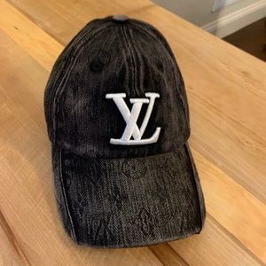 Boutique LV cap 🖤